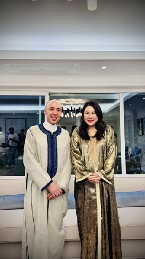 [아랍에미리트 관저 초대]